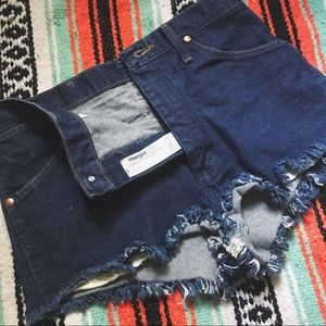 Vintage • Wrangler Shorts • Dark Wash • 27/28